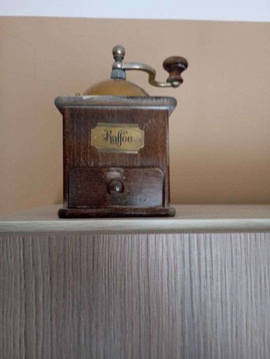 Młynek do kawy stary