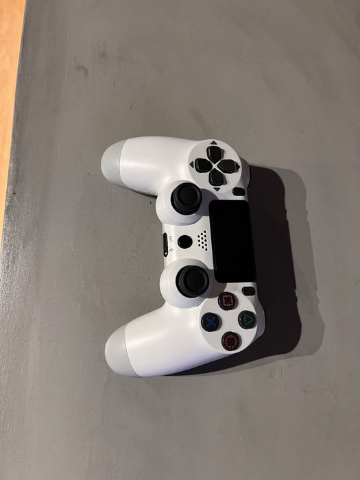 PS4 + 3 comandos, como nova