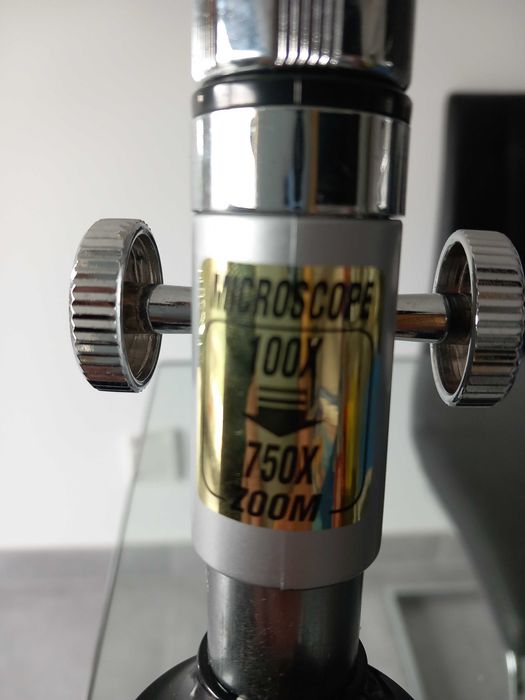 Microscópio science tech