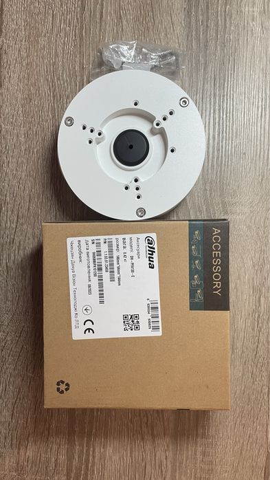 Кріплення для відеокамери / комутаційний бокс