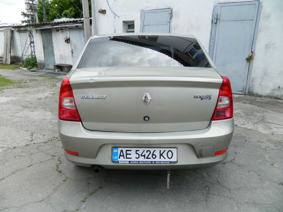 Renault Logan 1,4 2011 г.в. с КОНДИЦИОНЕРОM, ГАЗ/бензин 4-го поколения