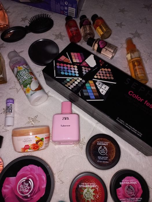 Vários produtos de cosmética novos!