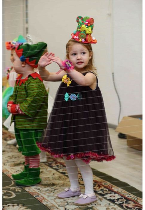 Сукня. Обруч + браслет + брошки цукерки.