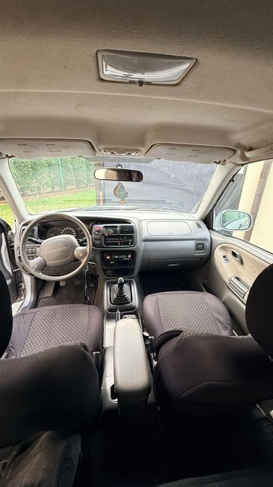 Suzuki Vitara 2.5 V6 4x4 - 2000r
