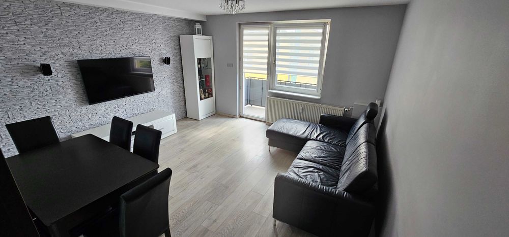 Sprzedam mieszkanie 3 pokojowe z garażem w centrum Nekli