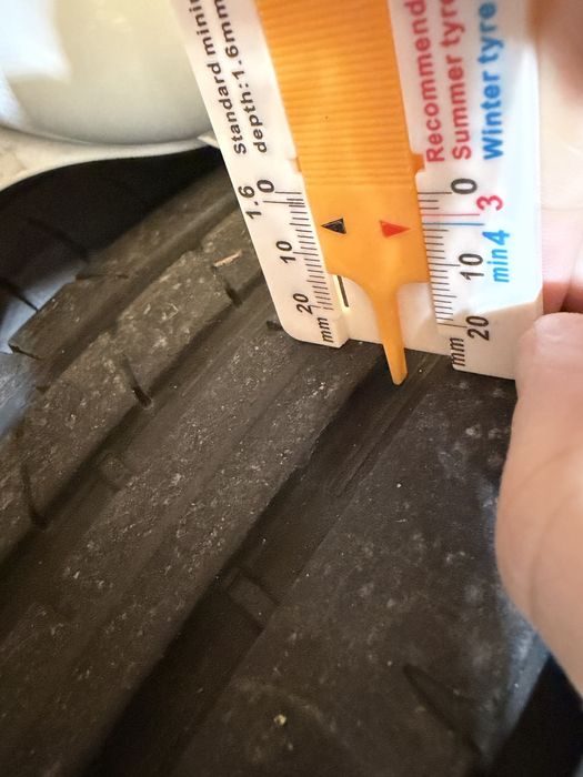 Opony letnie Dunlop 235/55 r19