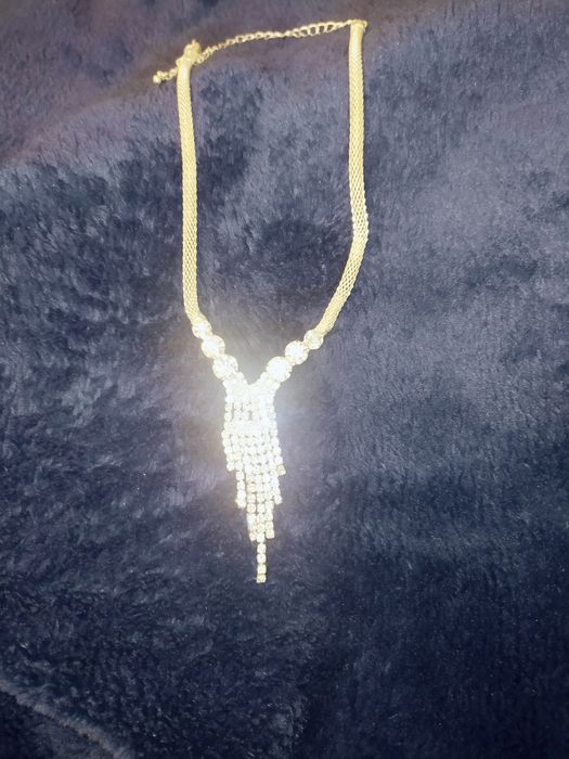 Прикраса  на шию