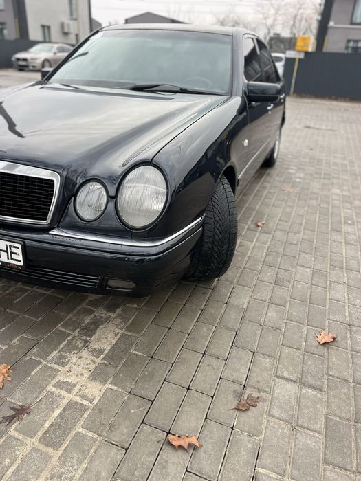 Продам мерседес 210 в гарному стані !