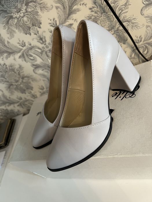 Шкіряні туфлі SOLDI  Нові