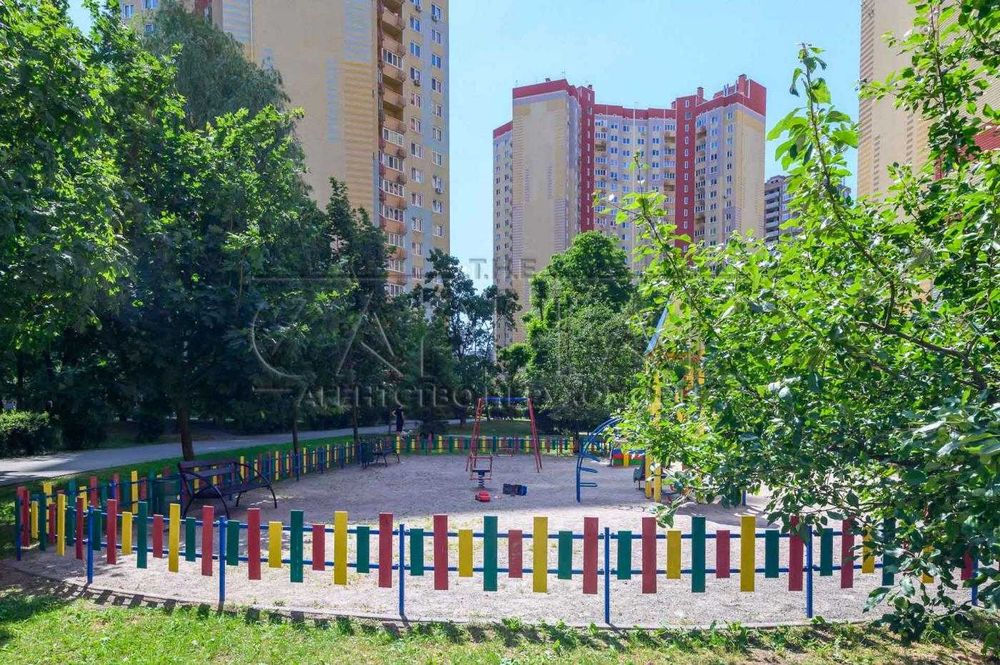 Продаж квартири, вул. Юлії Здановської, ЖК Евріка, Теремки 1