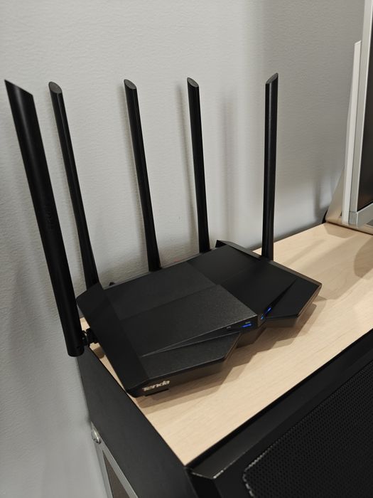Tenda AC 11 Роутер