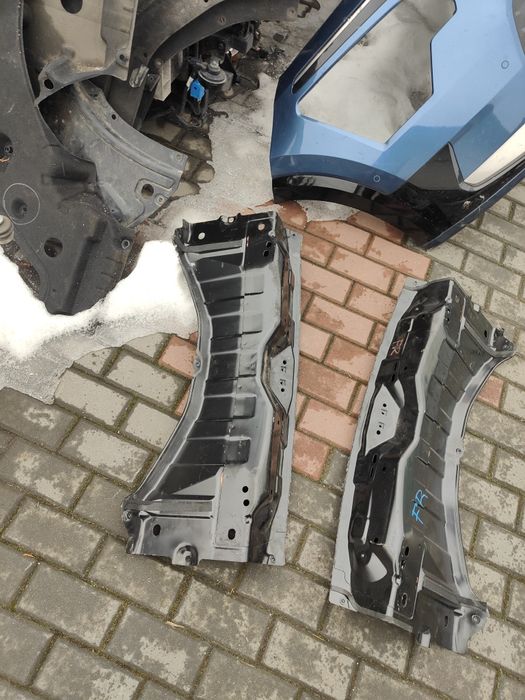 Tesla Model Y 2020-2024 задня панель.