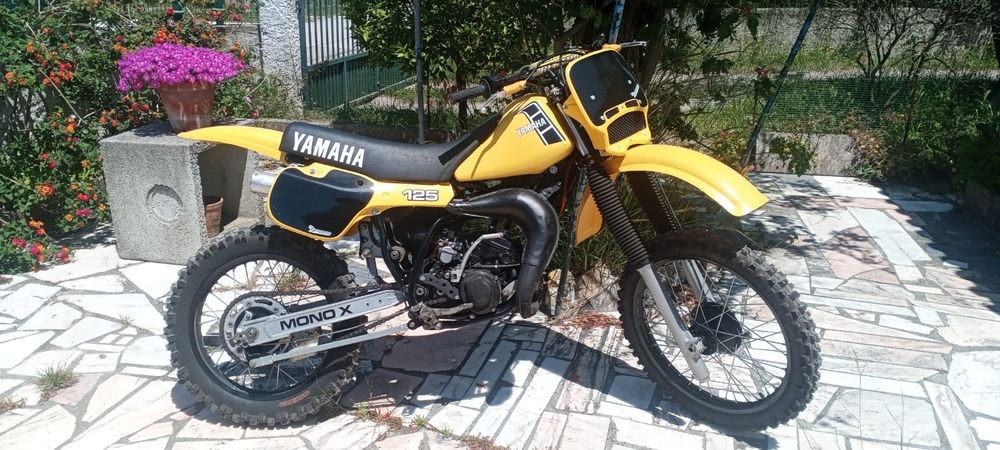 Mota Yamaha YZ 125 J