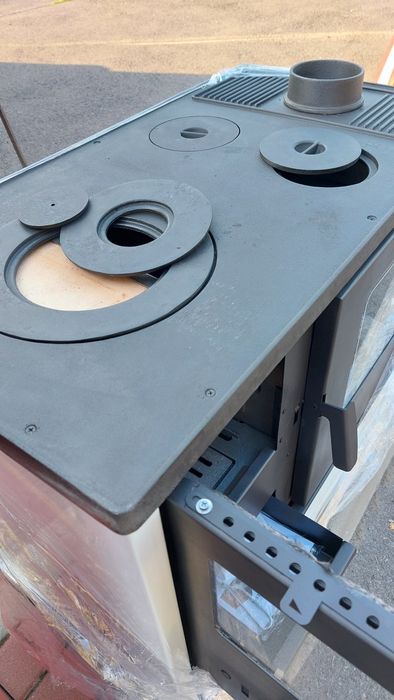 Акция .Печь камин 7.5Kw топка духовка Hunor 4020