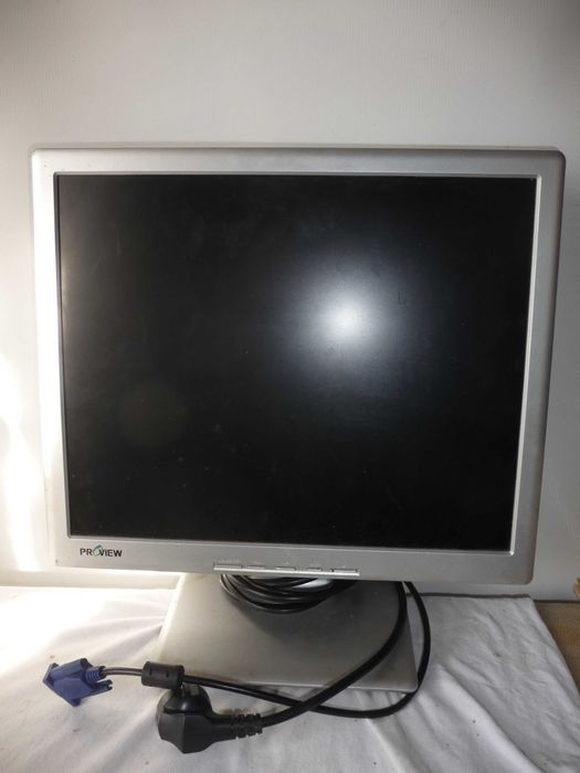 Proview UK713 700P LCD-монітор комп'ютерний несправний