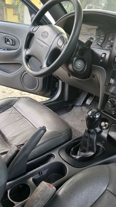 Kia Sephia 1.5 GPL + Gasolina | AC | Teto de Abrir | Bancos em Couro | 264.000 km