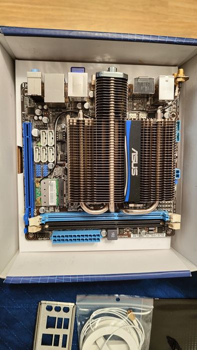 Płyta główna Asus E45M1-I Deluxe (CPU) + WiFi | Idealna do NAS!