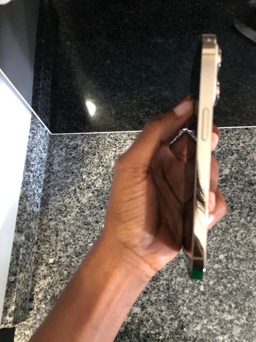 iPhone 14 Pro em perfeitas condições