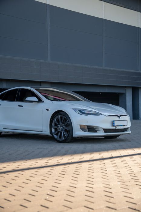 Продам Tesla Model S
