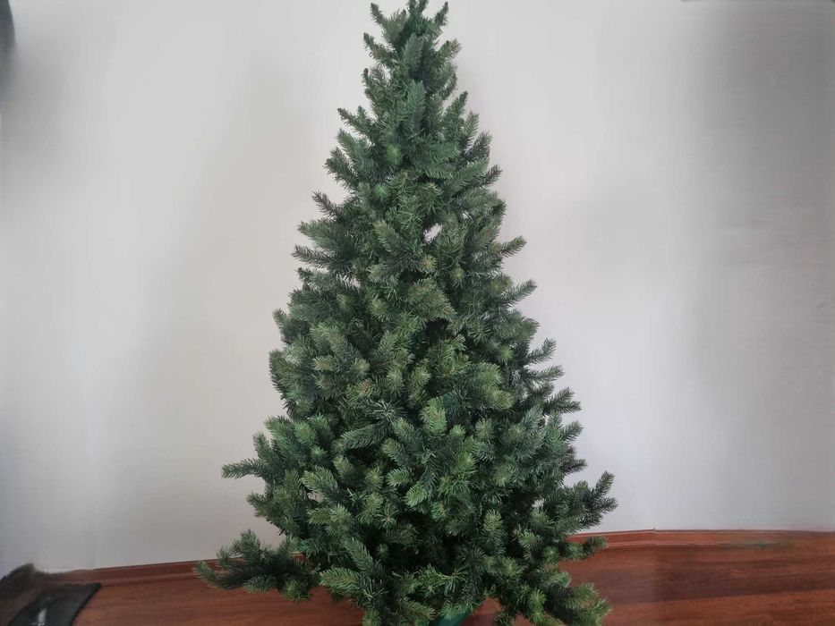 Choinka sztuczna 2,1 m