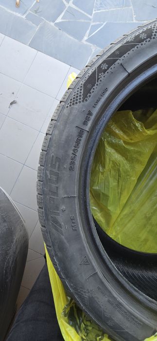 Автошини  APLUS 235 45 R18