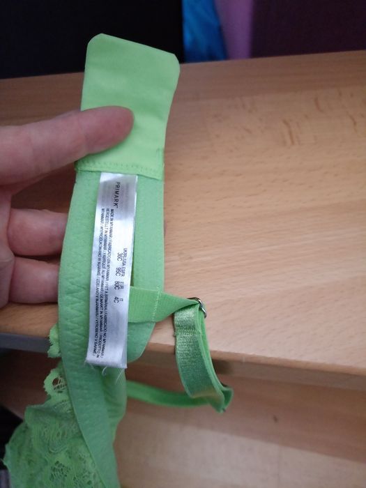 Biustonosz miękki seledynowy koronkowy fiszbiny Primark 36C