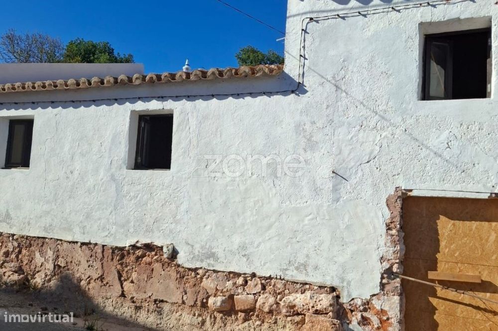 Moradia Térrea para recuperar com 69m2 em Messines de Baixo