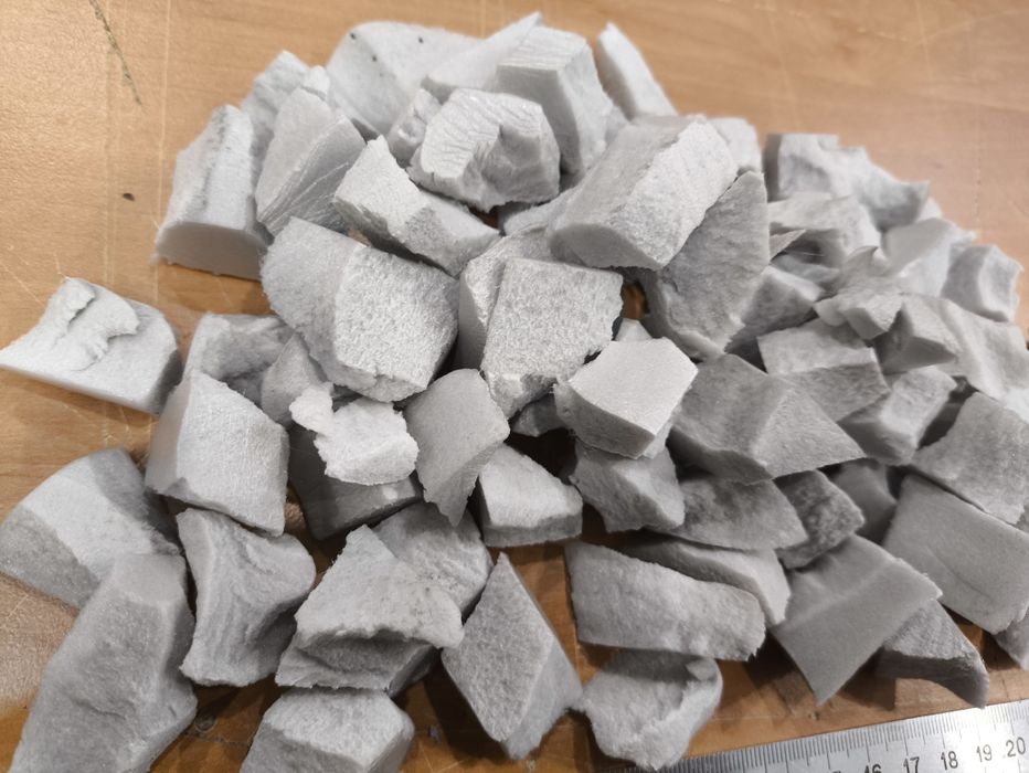 Наповнювач для упаковки, та утеплення будинків з пінополістиролу