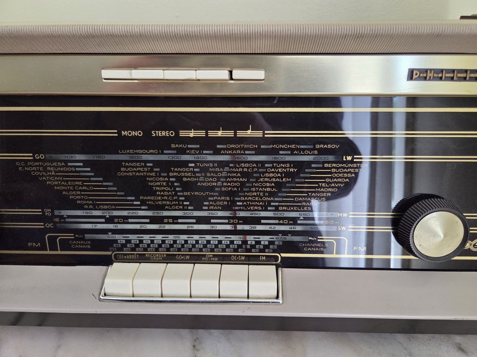 Rádio Philips stereo antigo
