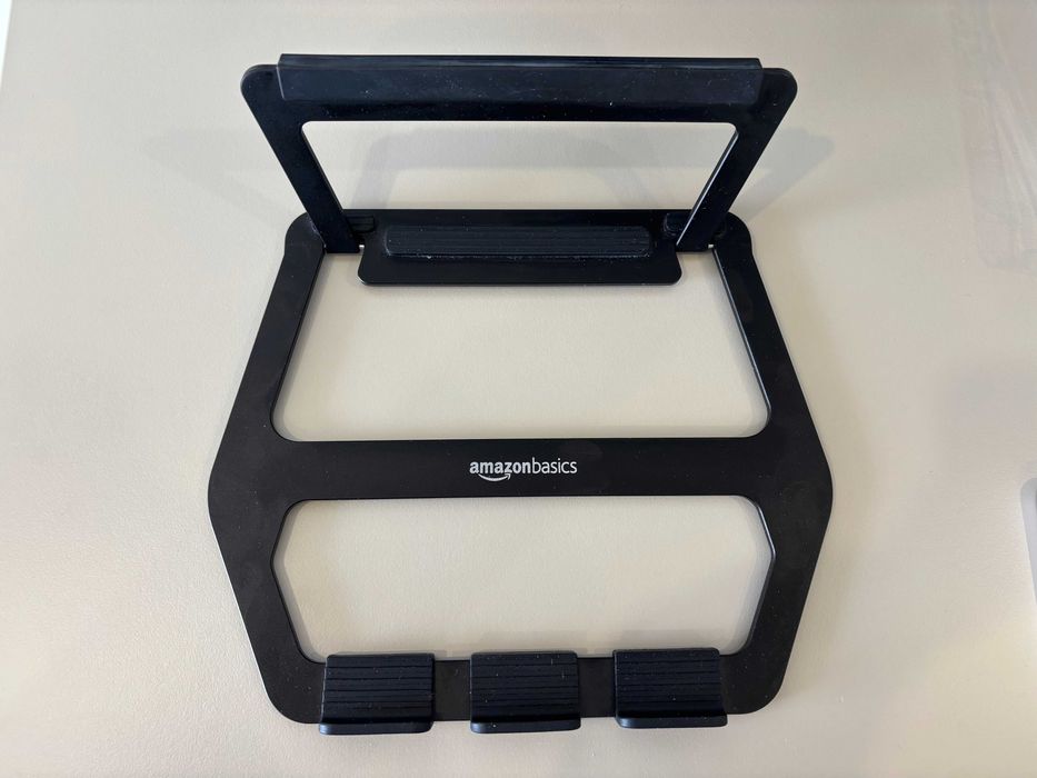Suporte para laptops com tela de 13" - 15, preto (Amazon Basics)