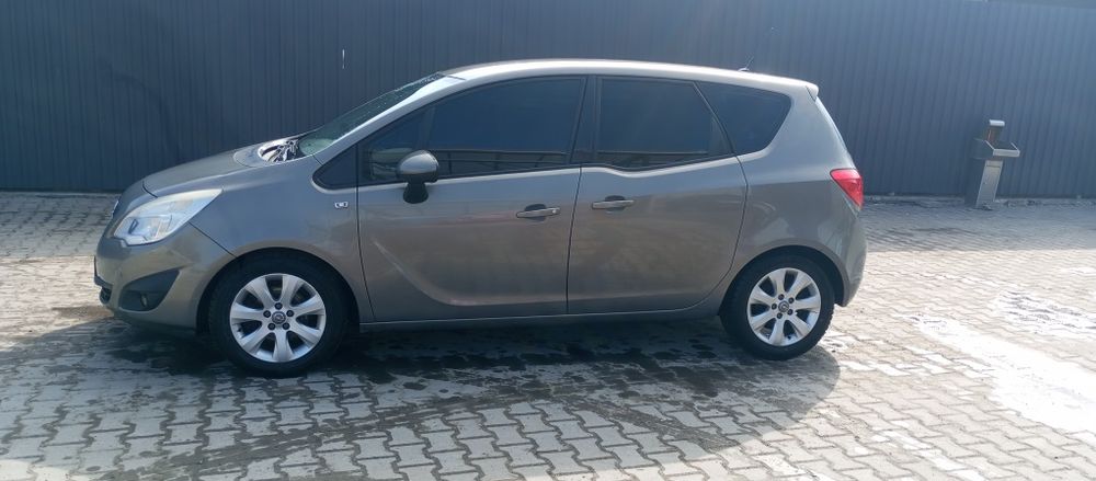 Продам Опель меріва б  2011 року 1.7 дизель 130 кс