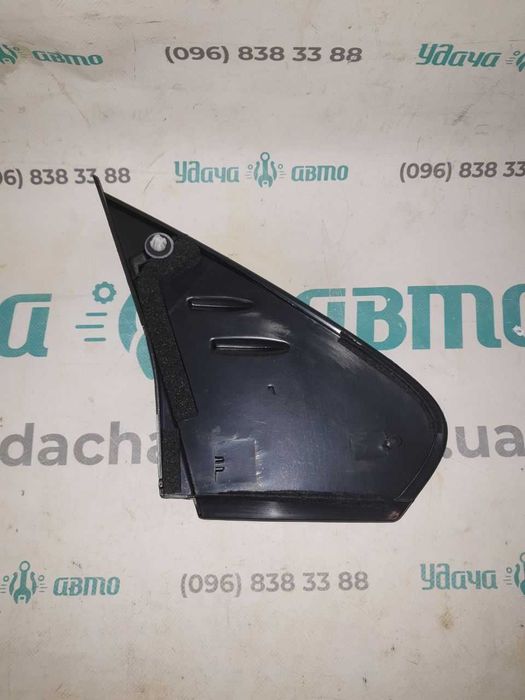 Молдинг заглушка крыла передний левый Toyota Prius 50 6011847030 60118-47030