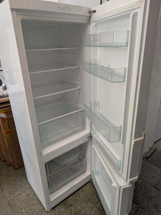 Lodówka Samsung | Niemiecka | Biała | 167cm wys 60cm szer | Niemiecka | Gwarancja