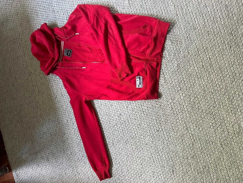 Czerwona Bluza Cropp