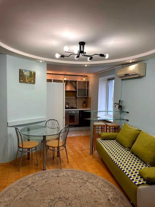 Предлагается в аренду 2-х. комнатная, раздельная квартира