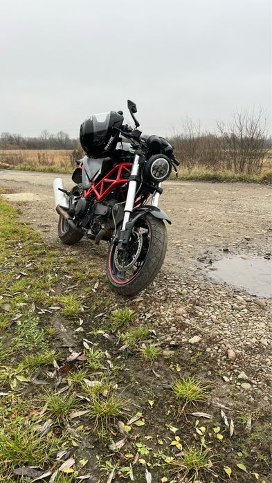 Ducati monster 695