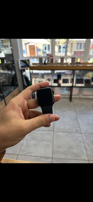 Apple watch SE2 44mm midnight 190$ 140$