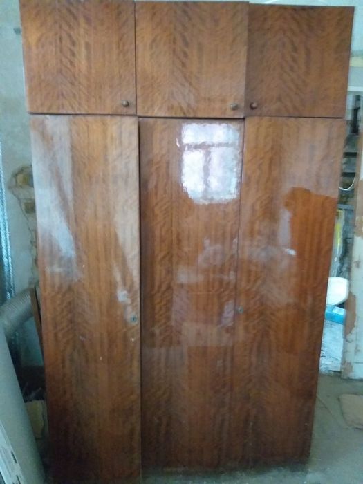 Стенка  в гостиную,спальню,прихожую,шкаф,стол,6 стулья