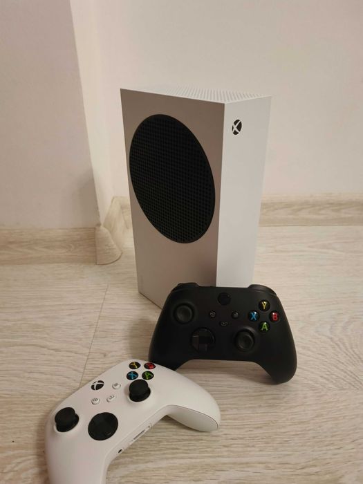 Xbox series s 2 джойстика + АК з іграми ( рдр2, метро і тд)