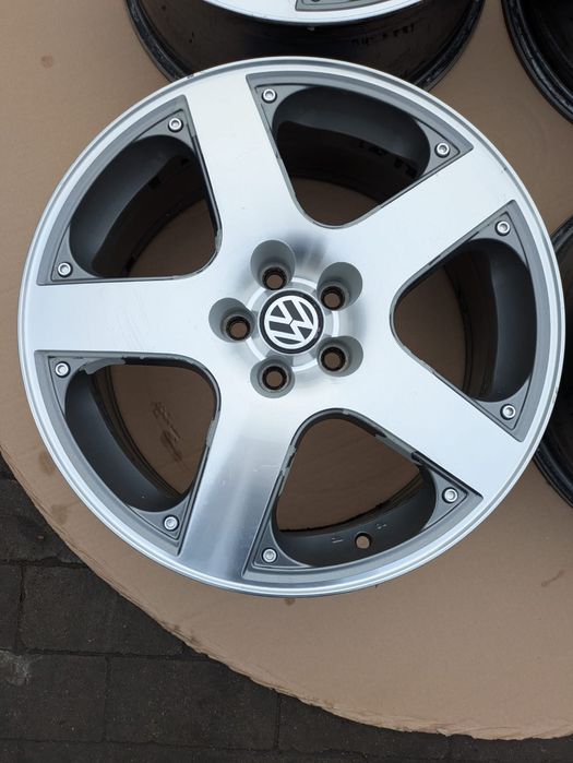 Komplet oryginalnych felg aluminiowych 5x100 ET38 17" Golf R