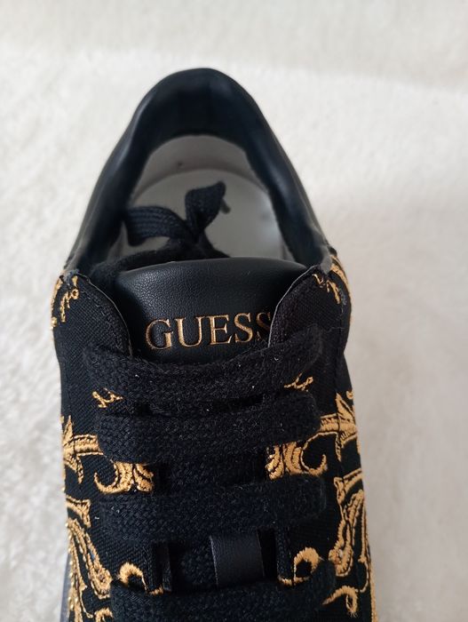 Buty męskie guess z haftem i ćwiekami rozmiar 40