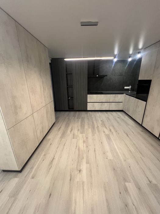 Оренда трьохкімнатної квартири з паркінгом в ЖК Яровиця