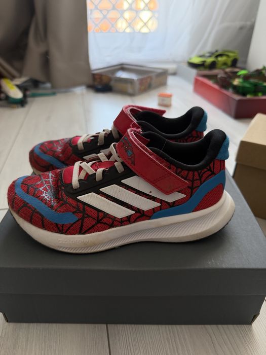 Кросівки adidas spider men 32, кросівки дитячі