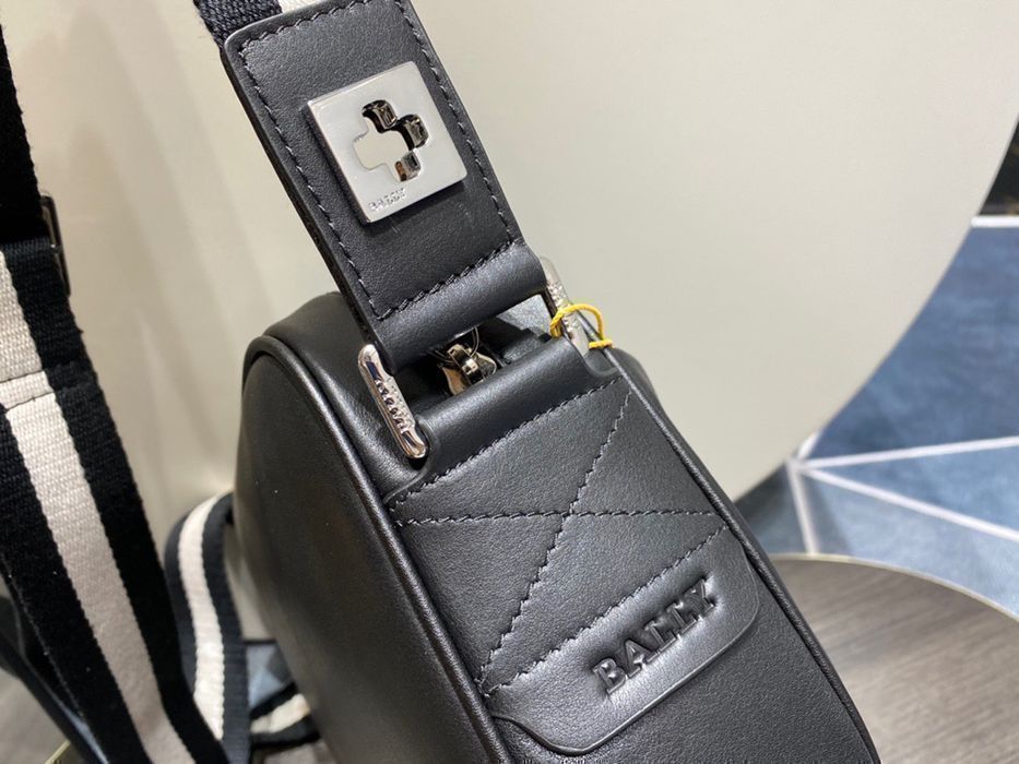 BALLY мужская сумка натуральная кожа мессенджер