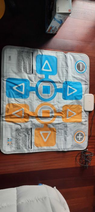 Nintendo Wii DESBLOQUEADA + 2 comandos e mais de 60 JOGOS!!