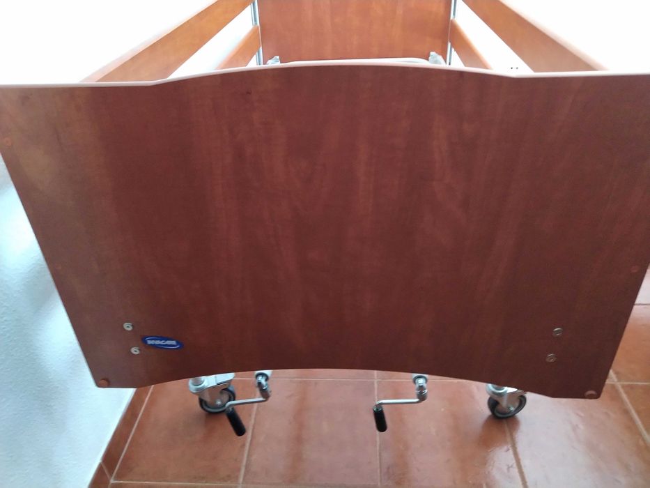 Cama Articulada Manual Invacare Sonata