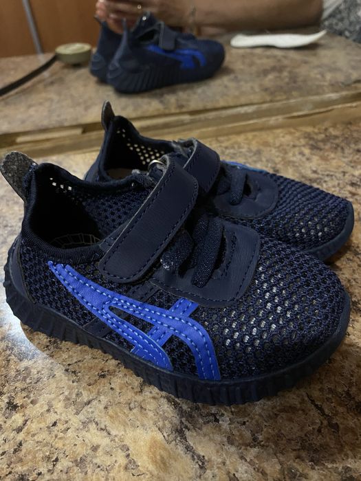 Кросівки в сіточку