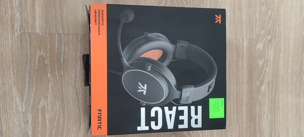 Провідні навушники