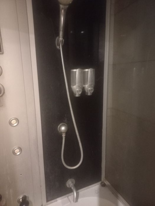 Kabina z hydromasazem