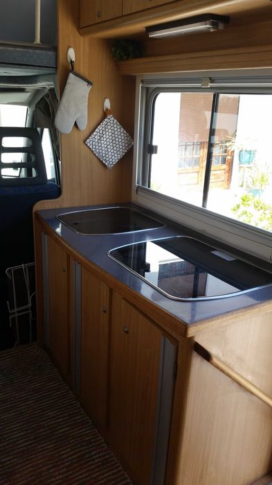 Autocaravana Fiat Ducato 2001 - Bom estado, espaçosa e bem equipada.